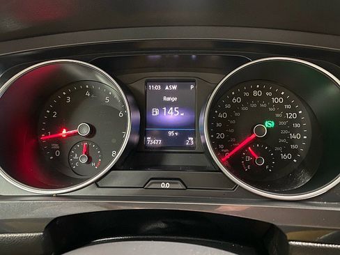 Used 2018 Volkswagen Tiguan SEL image 12