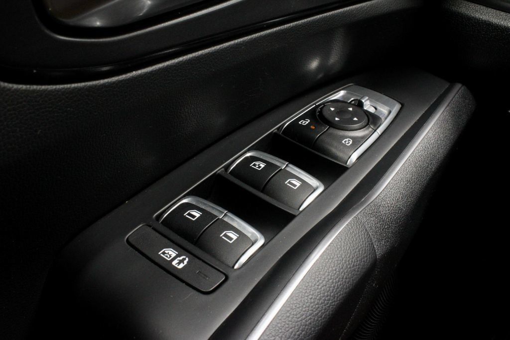 Used 2024 Kia Sorento S FWD image 27