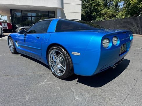 Used 2000 Chevrolet Corvette Coupe w/ Performance Handling Pkg RWD image 3