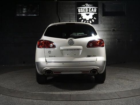 Used 2009 Buick Enclave CXL w/ Entertainment Package #2 image 3