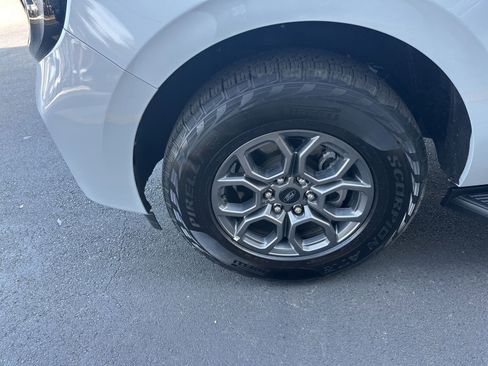 Used 2025 Ford Expedition Active RWD image 8