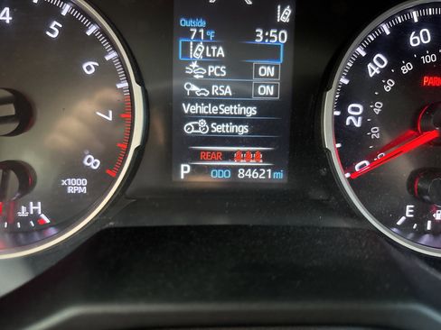 Used 2019 Toyota RAV4 LE w/ Carpet Mat Package FWD image 22
