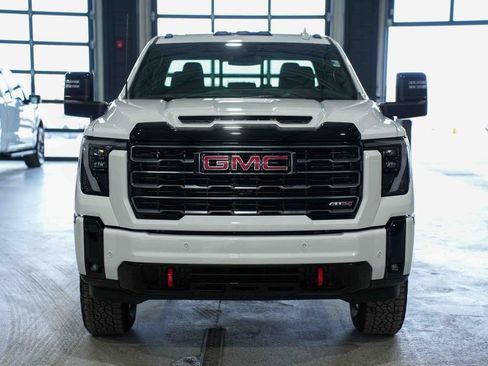 Used 2026 GMC Sierra 2500 AT4 image 2