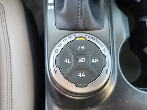 Used 2023 Ford Bronco Wildtrak image 25