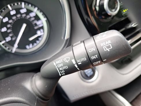Used 2021 Toyota Highlander Platinum FWD image 23
