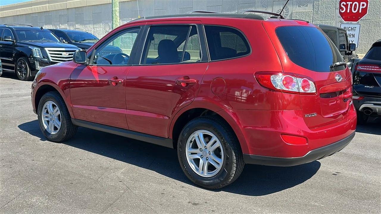 Used 2010 Hyundai Santa Fe GLS FWD image 12