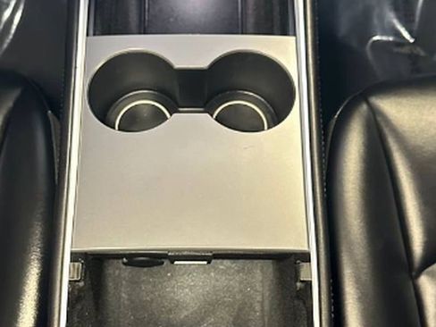 Used 2023 Tesla Model Y Performance image 35