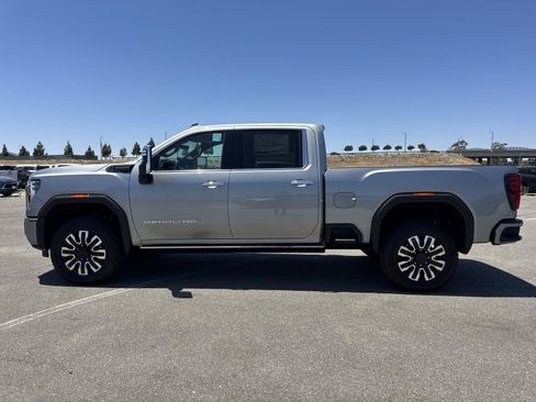 New 2026 GMC Sierra 2500 Denali Ultimate w/ Max Trailering Package AWD/4WD image 5