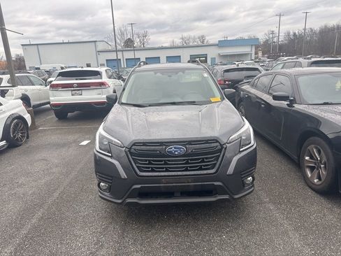 Used 2023 Subaru Forester image 2