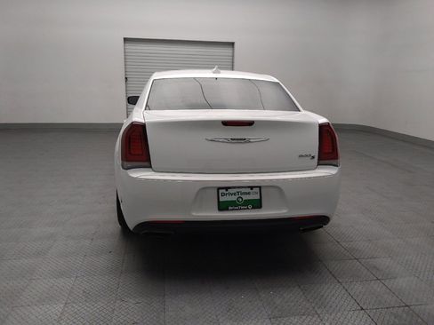 Used 2018 Chrysler 300 S RWD image 6