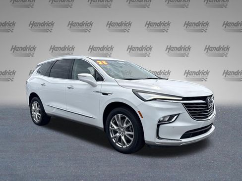 Used 2023 Buick Enclave Essence w/ Experience Buick Package FWD image 2