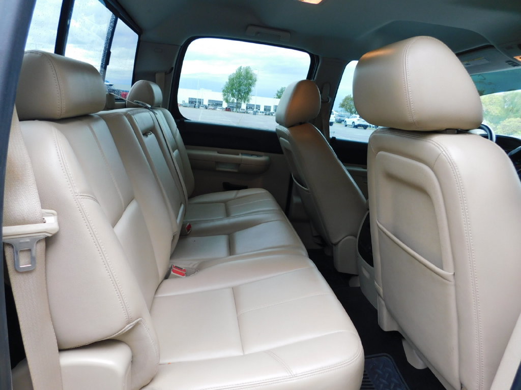 Used 2011 Chevrolet Silverado 1500 LT w/ All-Star Edition AWD/4WD image 5