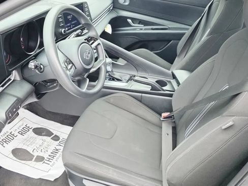 Used 2023 Hyundai Elantra SEL w/ Cargo Package image 9