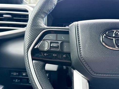 Used 2025 Toyota Sequoia Platinum AWD/4WD image 40