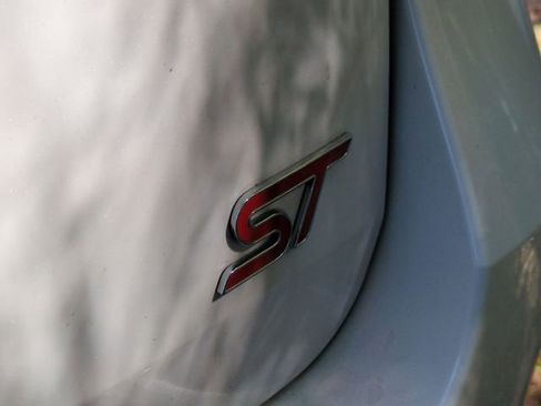 Used 2025 Ford Explorer ST image 13