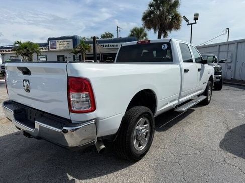 Used 2022 RAM 2500 Tradesman w/ Chrome Appearance Group AWD/4WD image 5