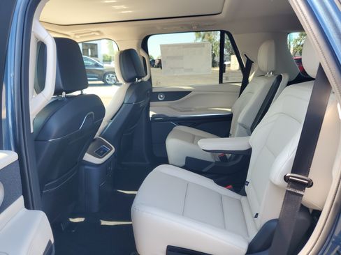 New 2027 Lincoln Navigator Reserve w/ Jet Appearance Package AWD/4WD image 26