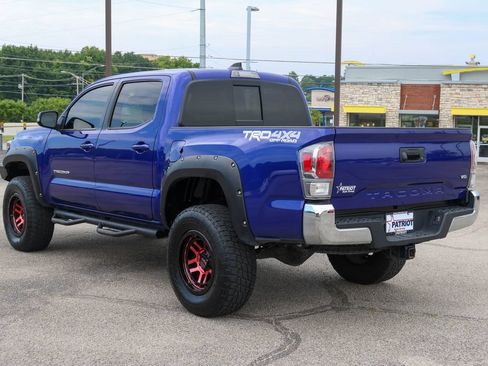 Used 2023 Toyota Tacoma TRD Off-Road AWD/4WD image 3