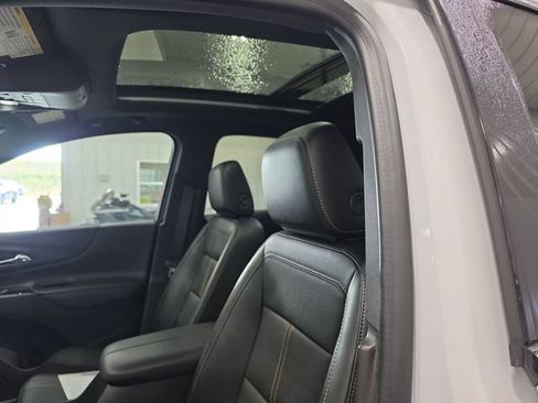 Used 2024 Chevrolet Equinox Premier AWD/4WD image 17