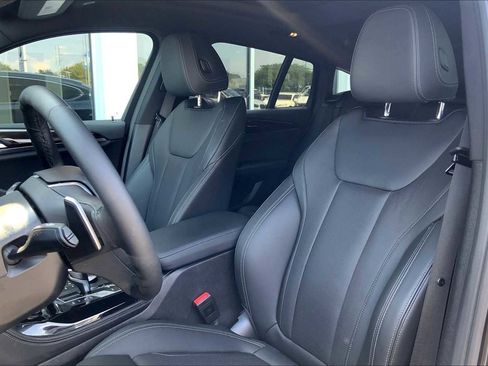 Certified 2024 BMW X4 xDrive30i image 7
