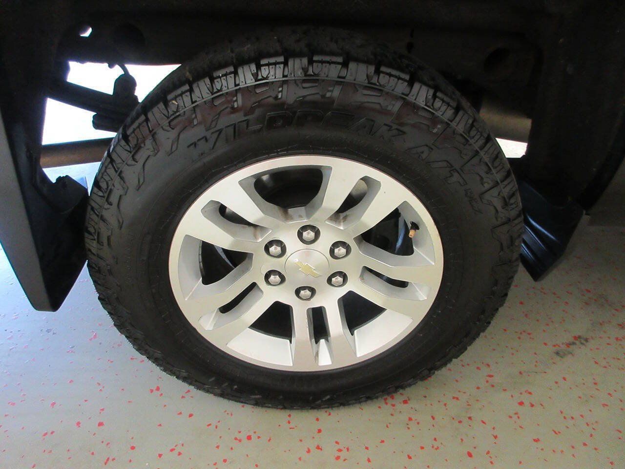 Used 2019 Chevrolet Silverado 1500 LT w/ All Star Edition AWD/4WD image 24