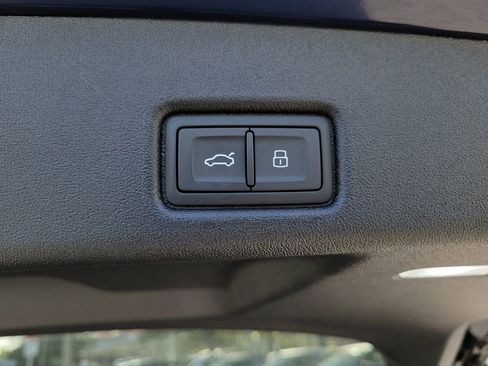 Certified 2025 Audi Q5 2.0T Premium Plus w/ Premium Plus image 32