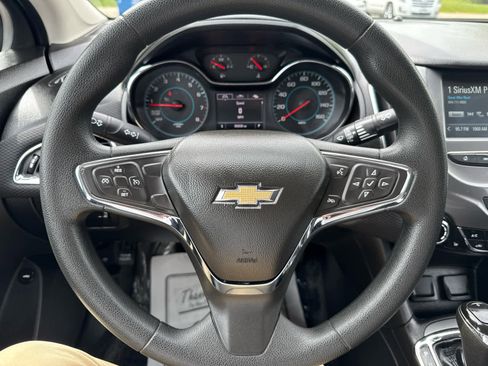Used 2017 Chevrolet Cruze LT w/ Convenience Package FWD image 19