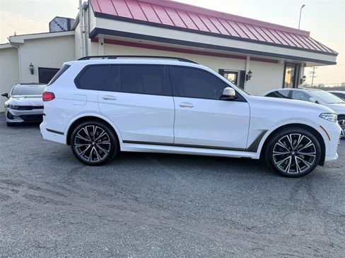 Used 2022 BMW X7 M50i AWD/4WD image 4