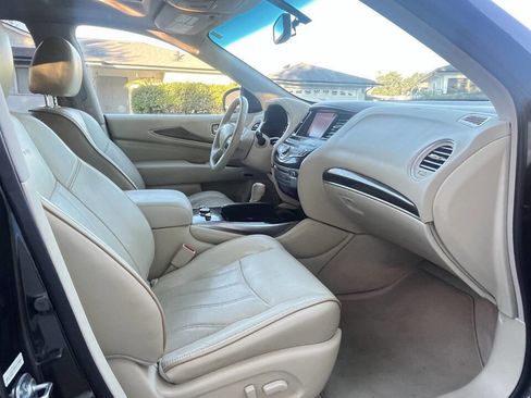 Used 2013 INFINITI JX35 AWD w/ Premium Pkg image 18