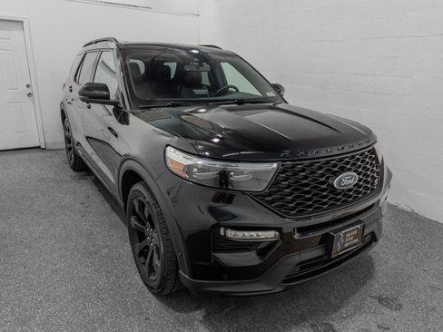 Used 2022 Ford Explorer ST w/ ST Street Pack image 2
