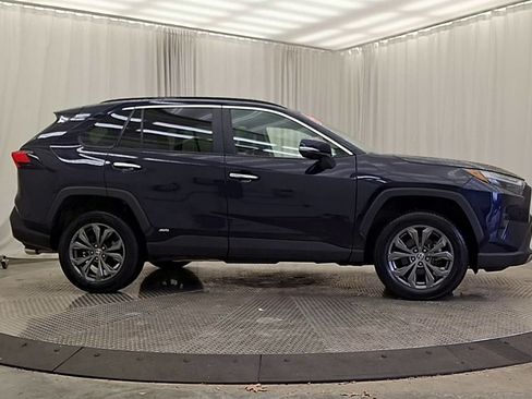 Certified 2022 Toyota RAV4 Limited AWD/4WD image 6