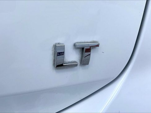 Used 2021 Chevrolet Equinox LT FWD image 23