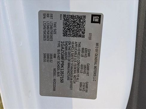 Used 2019 Chevrolet Express 3500 LT w/ LT Preferred Equipment Group image 17