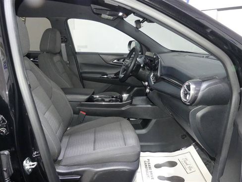 Used 2026 Chevrolet Equinox LT FWD image 22