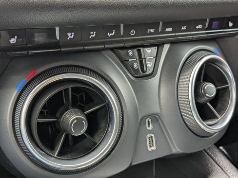 Used 2020 Chevrolet Blazer LT FWD image 21