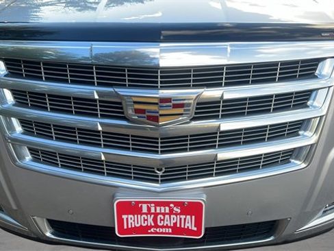 Used 2017 Cadillac Escalade Premium Luxury w/ LPO, Radiant Package image 28