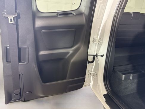 Used 2020 Toyota Tacoma SR image 27