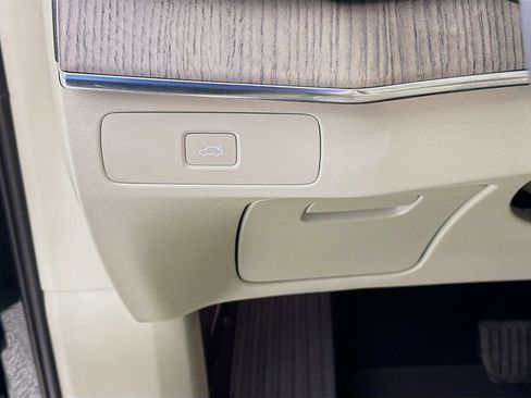 Used 2023 Volvo XC90 B6 Plus w/ Protection Package Premier image 11