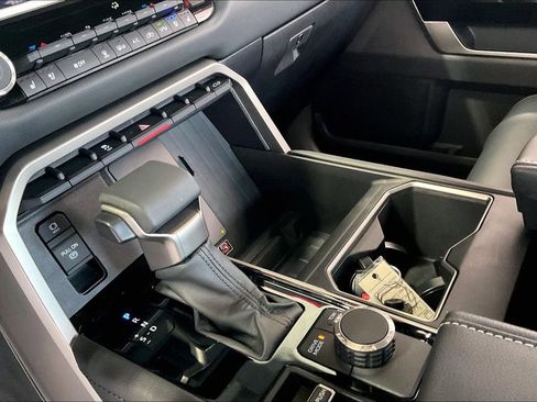 Used 2026 Toyota Tundra Limited AWD/4WD image 11