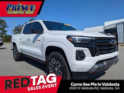 Used 2024 Chevrolet Colorado Z71 w/ Z71 Convenience Package 2