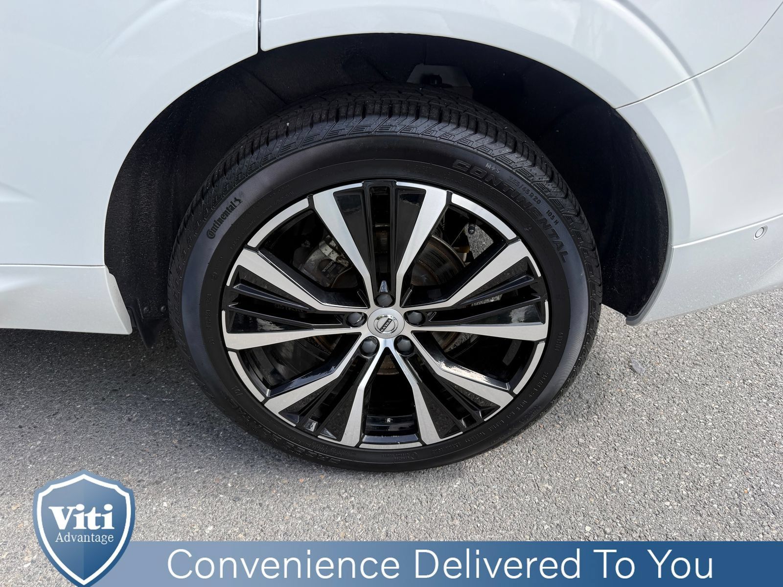 Certified 2024 Volvo XC60 B5 Plus w/ Protection Package Premier AWD/4WD image 13