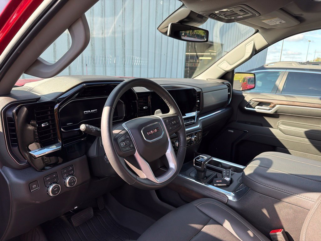 Used 2024 GMC Sierra 1500 SLT w/ SLT Premium Package AWD/4WD image 3