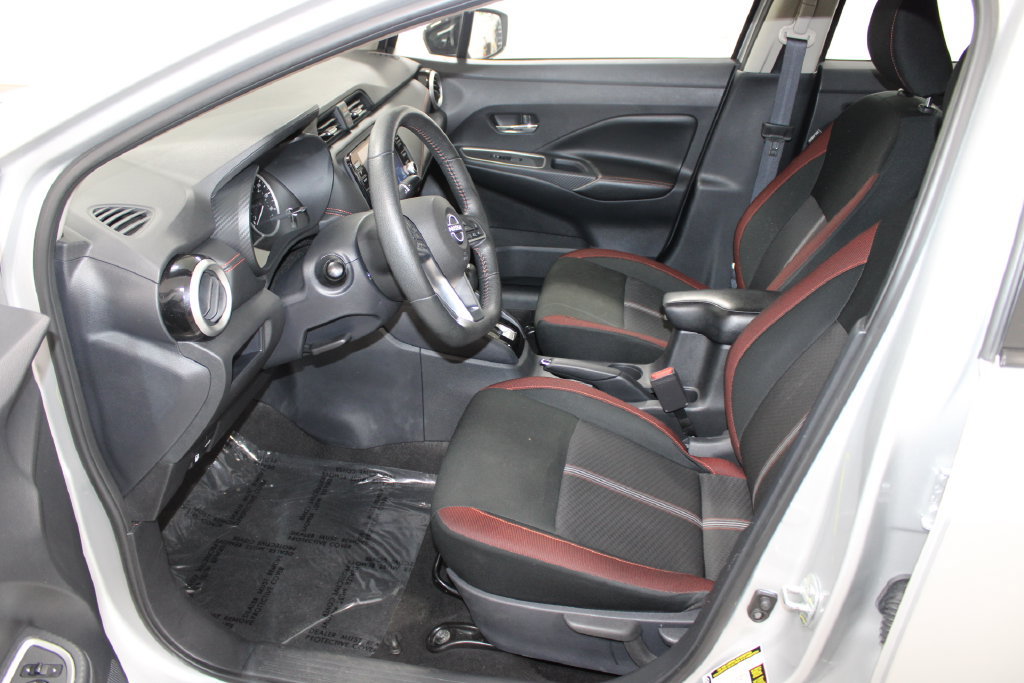 Used 2024 Nissan Versa SR FWD image 19