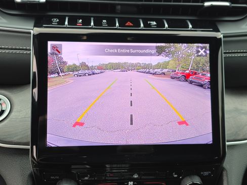 Used 2025 Jeep Grand Cherokee Limited w/ Trailer Tow Package AWD/4WD image 21