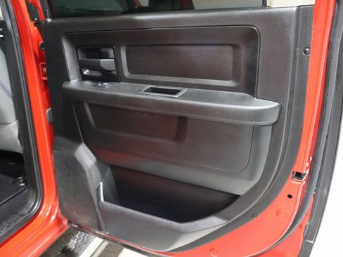 Used 2018 RAM 2500 Tradesman w/ Chrome Appearance Group image 23