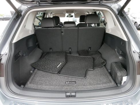 Certified 2022 Volkswagen Tiguan SE image 19