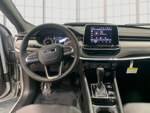 New 2026 Jeep Compass Latitude AWD/4WD image 23