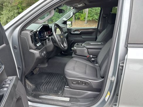 Used 2023 Chevrolet Silverado 1500 LT AWD/4WD image 9