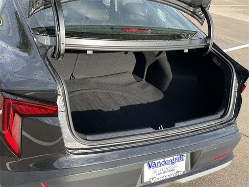 Used 2025 Kia K4 LXS image 28