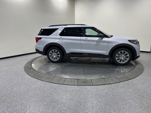 New 2026 Ford Explorer Active w/ Active Comfort Package image 5